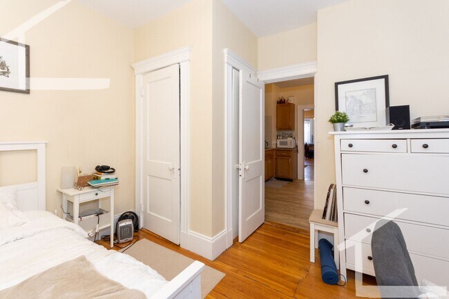 Photo - Very spacious 3 bed in Brookline...