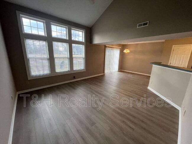 Photo - 1552 Brookfield Cir