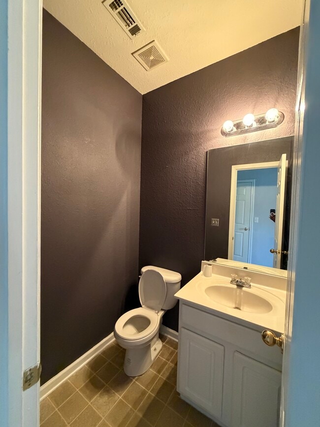 Powder Room - 2807 Snapfinger Mnr