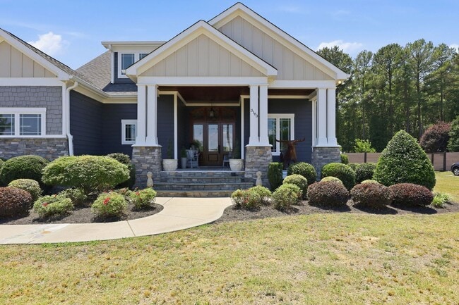 Photo - LUART MANOR – Luxury Furnished Short & Mid-Term Rental