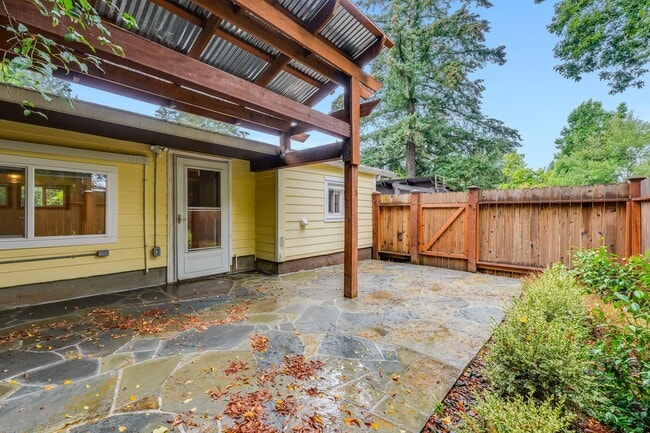 Photo - 6009 SW Taylors Ferry Rd