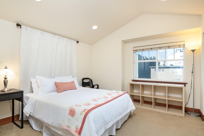 Photo - 5228 Brooklyn Ave NE