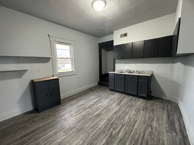 Photo - 1206 Martin-