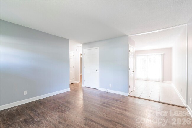 3331 Erskine Dr