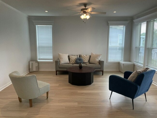 Photo - 4930 Coopers Hawk Pl