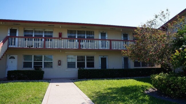 Building Photo - 42 Sussex E Unit B