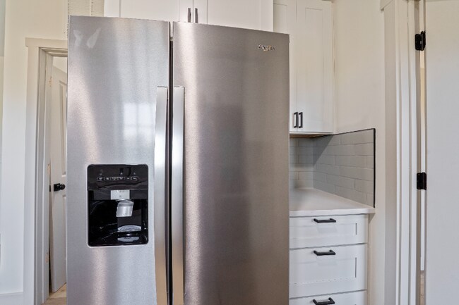 Photo - 605-607-607 S Champion Ave Unidad 605 1-2