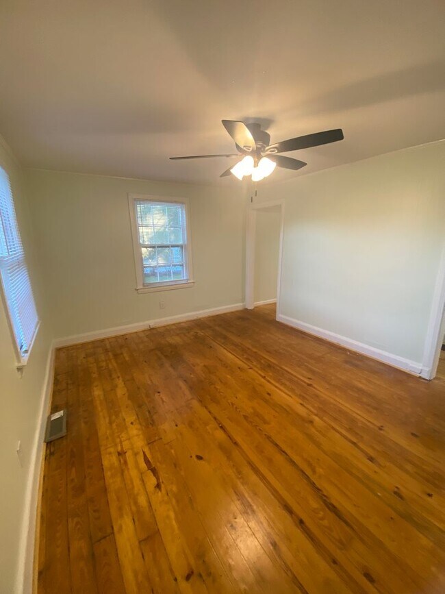 Photo - 2120 Chestnut St