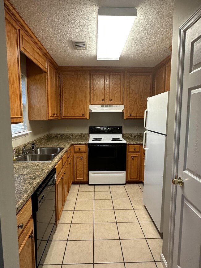 Photo - 2004 Chestnut Ave