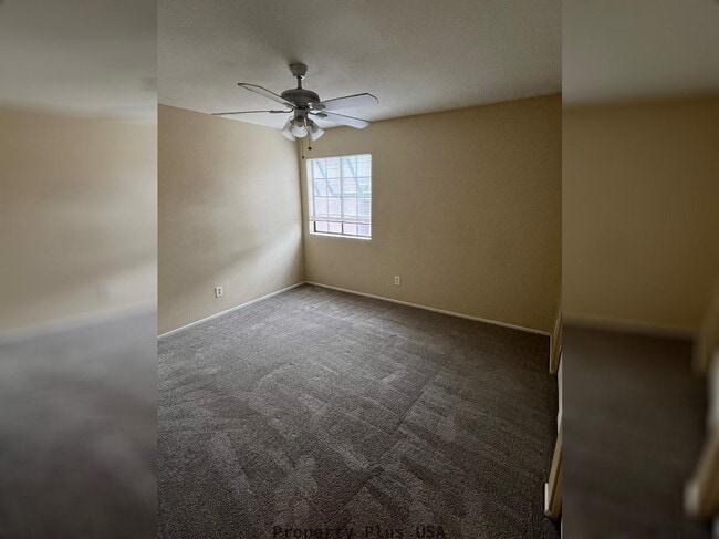 "Chic 2-Bedroom Retreat with 2.5 Baths in Prime Tempe Location – 1,072 Sq Ft of Modern Living!"