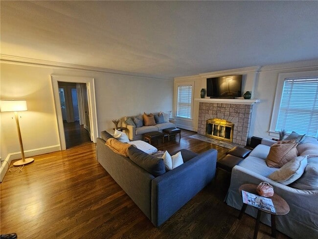 Photo - 245 Lindbergh Drive NE