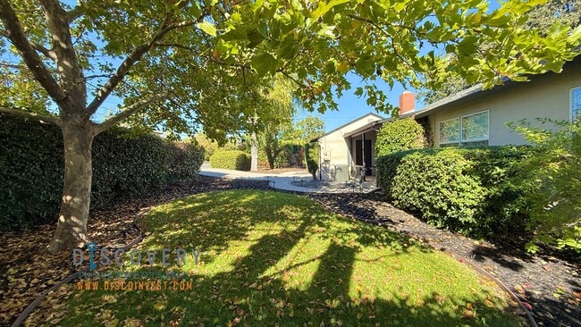 Photo - Your Ideal Modern Retreat with Enclosed Yard