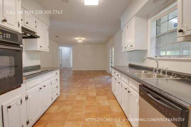Photo - 107 Deanna St