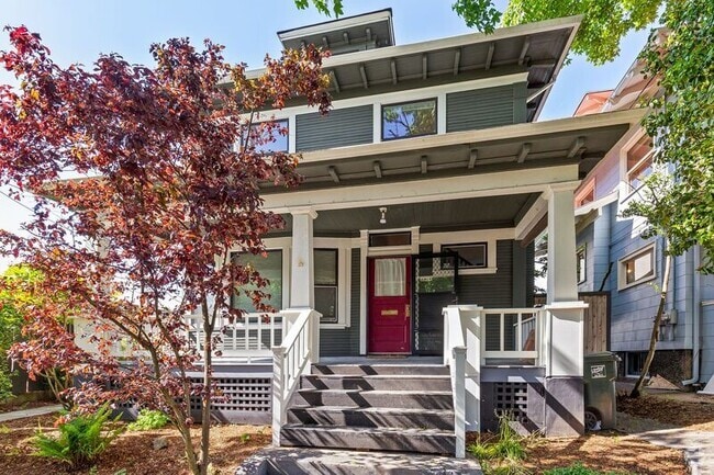 Building Photo - 1617 NE Couch St Unit #1 Rental
