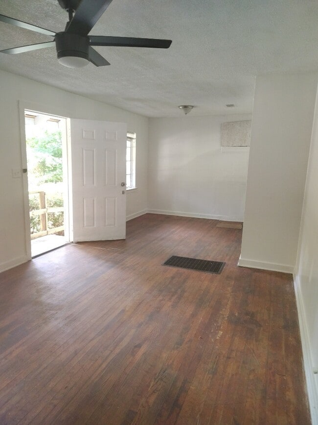Photo - 1734 Dixie Dr