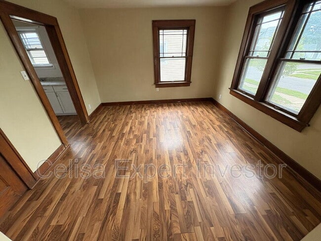 Photo - 644 Greenlawn Ave