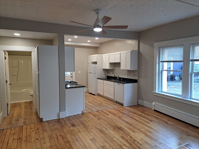 Photo - 77 Union St