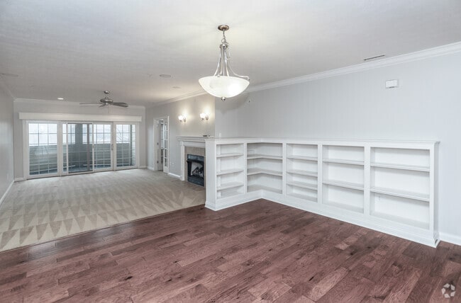 2BR, 2BA w/ Den - 2200 SF _ 204