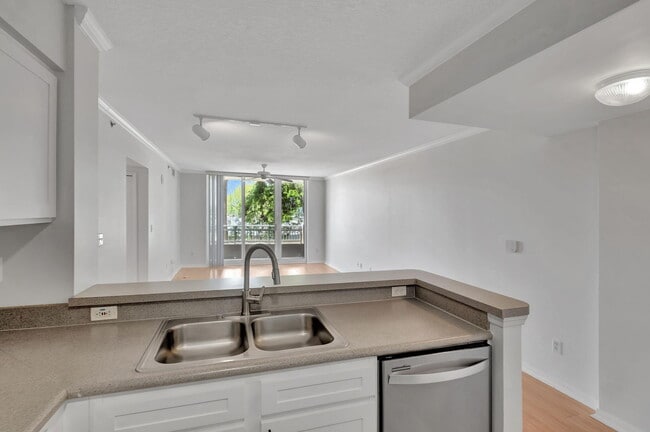 Photo - 2665 SW 37th Ave Unit 207