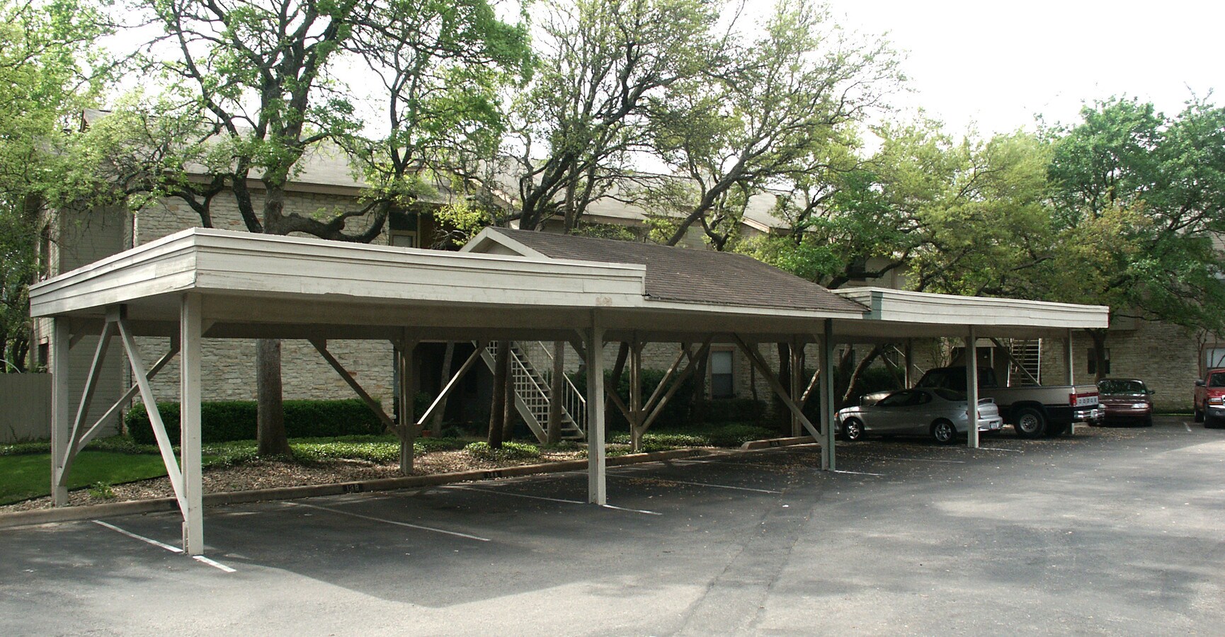 Alternate Building View - Columbia Oaks - Condo/Townhomes