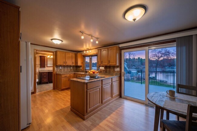 Photo - 30 Stickney Rd