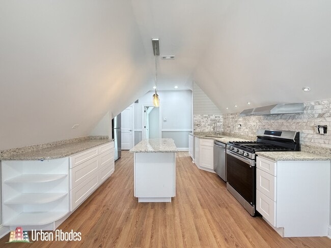 Photo - 1721 W Nelson St Unit J09W