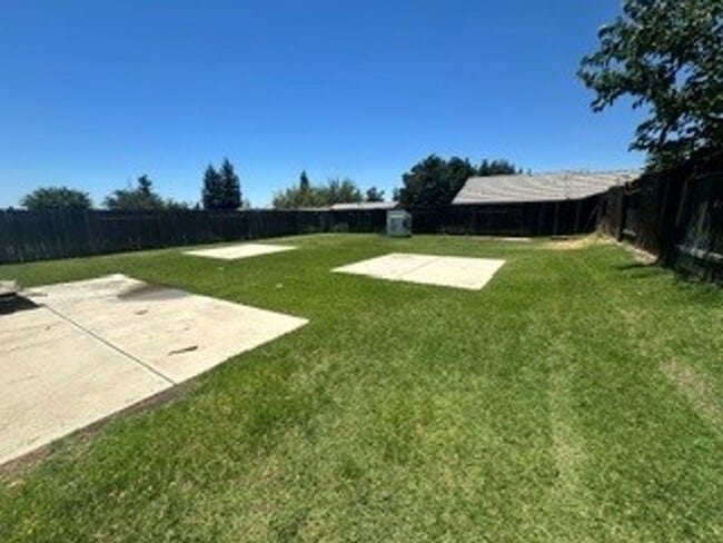 Building Photo - Beautiful Single-family home in North Meadows!