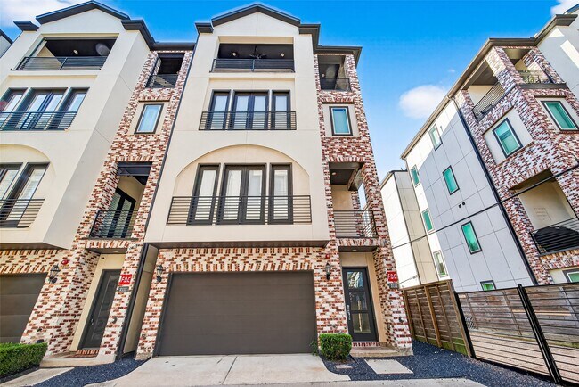 Photo - 2116 Mason St