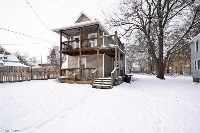 Building Photo - 668 Sumner St Unit Down