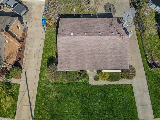 Photo - 25100 Marilyn Ave