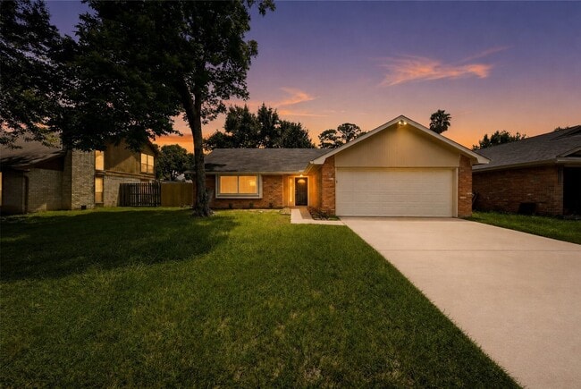 Building Photo - 16310 Emberwood Dr