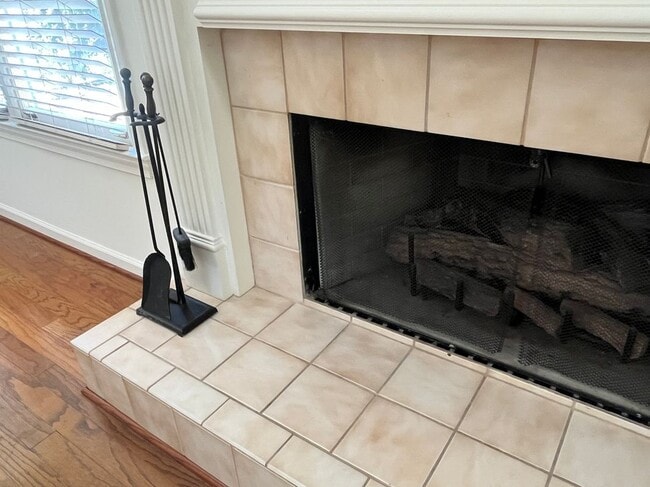 Photo - 972 Bridgegate Dr NE