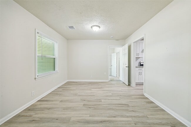 Photo - 2511 Evergreen Dr