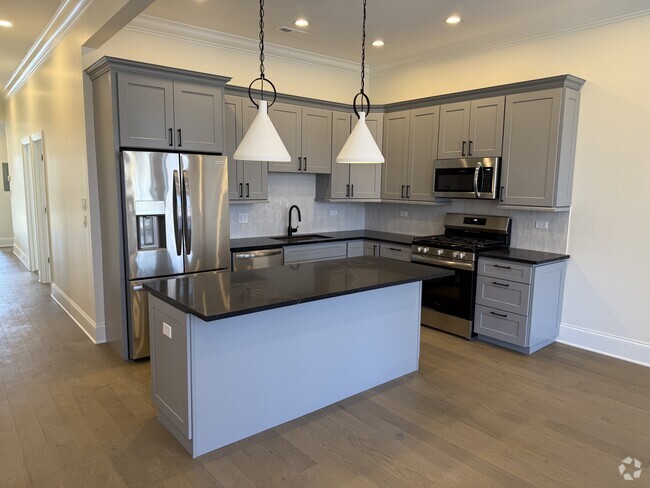 Building Photo - 2039 N Fremont St Rental