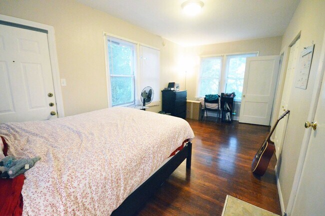 Photo - 907 E 38th St Unidad B