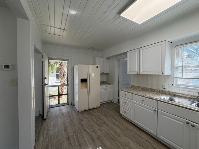 Photo - 1762 32nd St