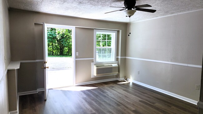 Photo - 3401 Hazelwood Ln Unit Apt 1