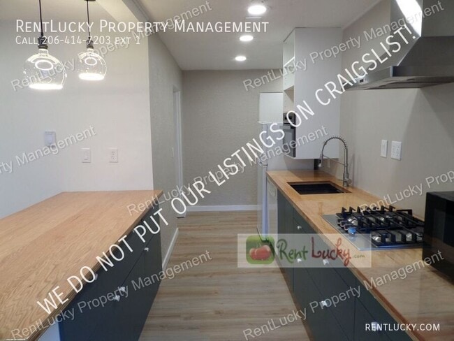 Photo - 2110 NE 85th St