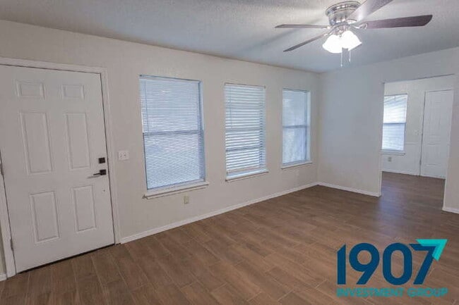 Photo - SPECIAL OFFER! Move In Now & Get 50% Off Y...