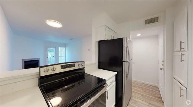 Building Photo - 4717 Columbia Ave Unit 206 Rental