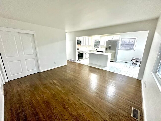 Photo - 345 Harvard Dr