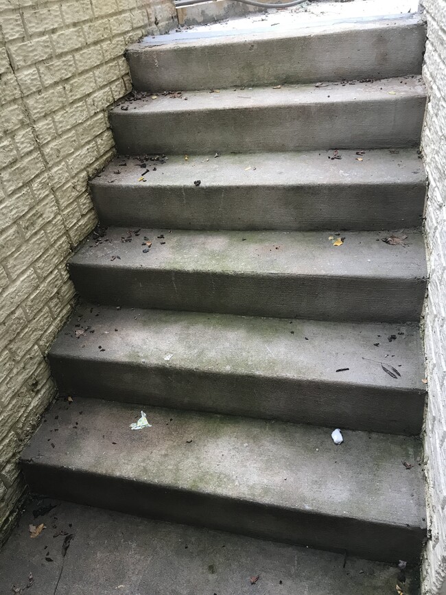 Building Photo - 7402 Nigh Rd Unit Basement