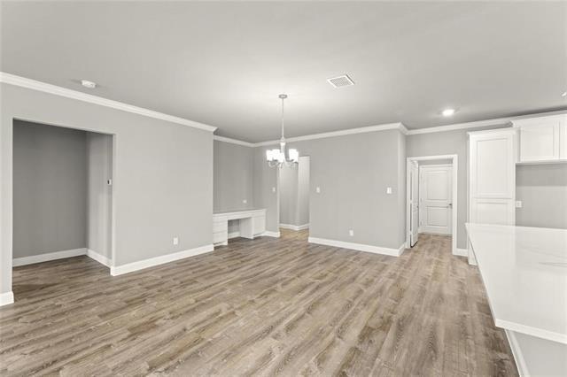 Photo - 304 Community Dr