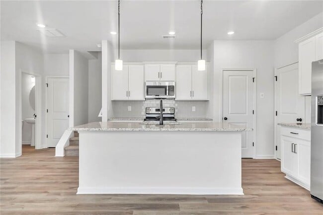 Photo - 374 Mountain Blvd S