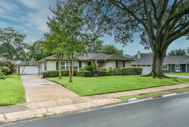 Photo - 906 Bay Oaks Rd