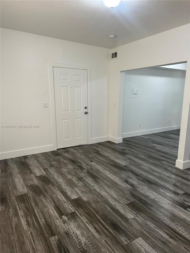 Photo - 2500 NE 192 St Unit 7