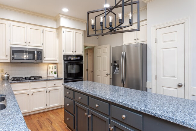 Building Photo - 5008 Wood Valley Dr