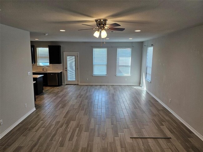 Photo - 112 Batjac Aly