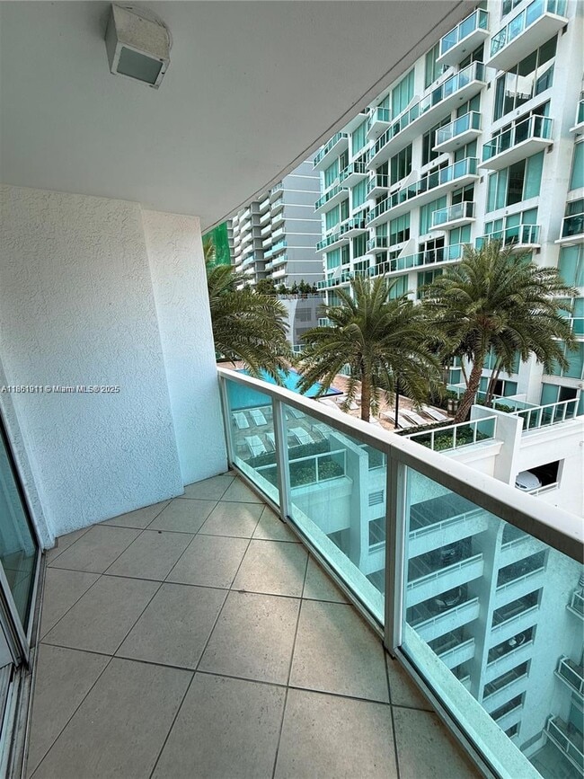 Photo - 31 SE 5th St Unidad 1411