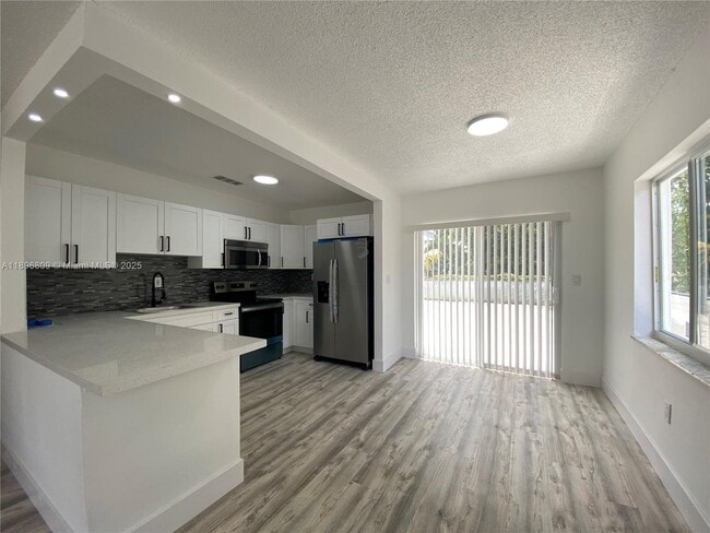 Photo - 46 NW 44th St Unidad 46